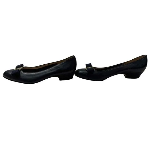 Salvatore Ferragamo Vara Bow Pump Blue Naplak Shoe Size 8.5 (2A) Narrow