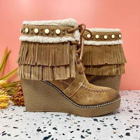Sam Edelman Kemper Tan Faux Shearling Fringe Burnished Women’s Wedge Boots Sz 7