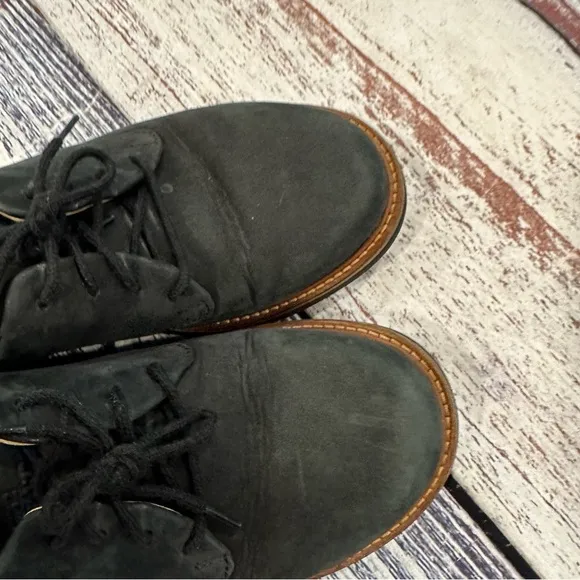 Samuel Hubbard Women’s Navy Blue Suede Lace Up Shoes​