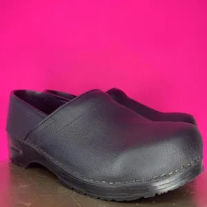 Sanita Textured Black Leather Clog Sz 10