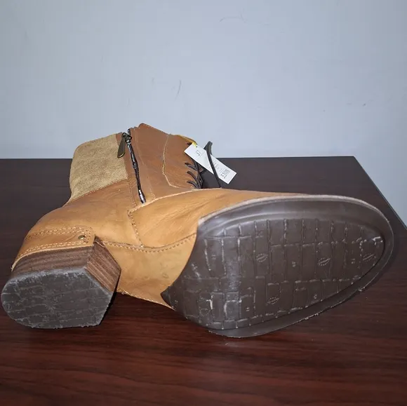 Sergio Tomani Sporcare Miel Tiana zipper/lace calf boots. Suede and leather