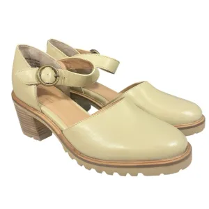 Seychelles $148 Cream Leather Mary Janes Lock and Key shoes 8
