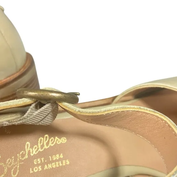 Seychelles $148 Cream Leather Mary Janes Lock and Key shoes 8