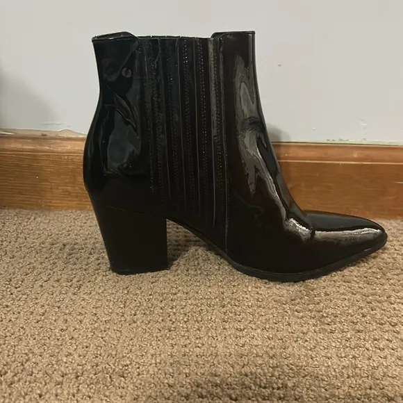 SEYCHELLESFare Pointed Toe Bootie - Black PatentLeather size 8.5