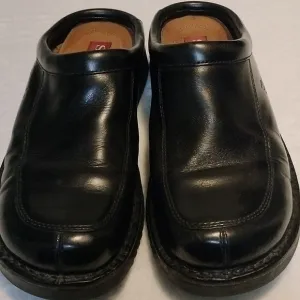 Simple slipon shoes size 9