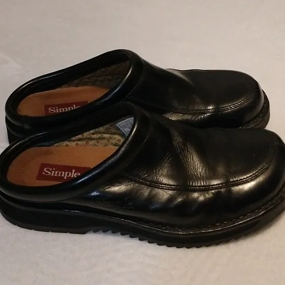 Simple slipon shoes size 9