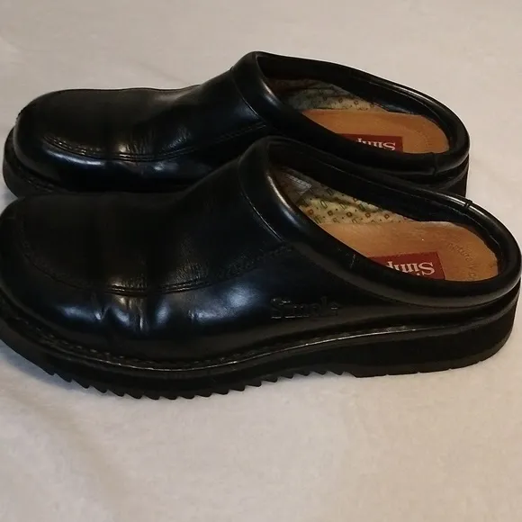Simple slipon shoes size 9