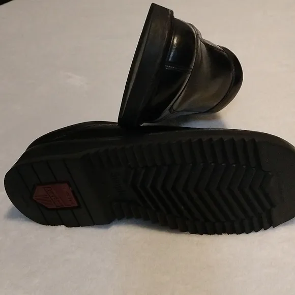 Simple slipon shoes size 9