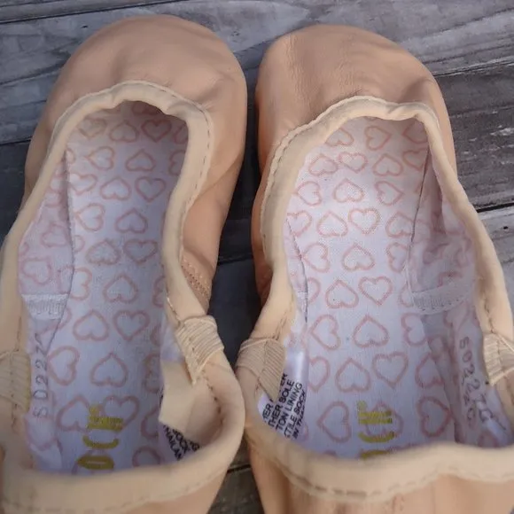 Size 12 C. BLOCH children's BELLE leather ballet shoes.