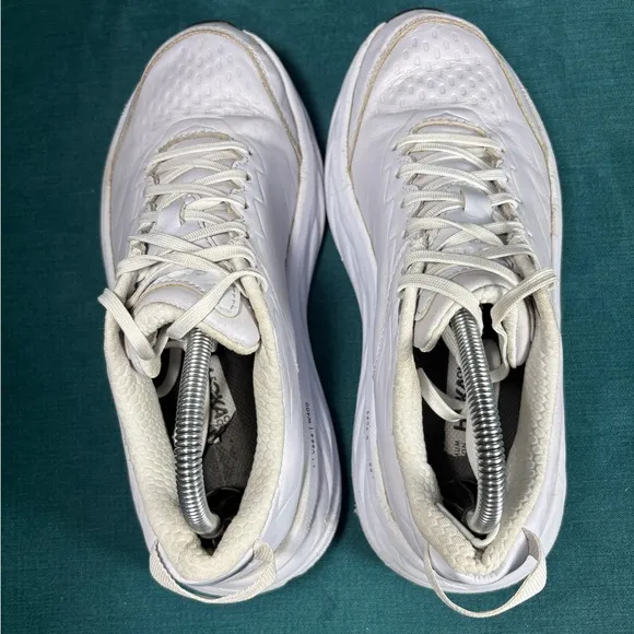 Size 8.5 - Women’s Hoka One Bondi SR white shoes