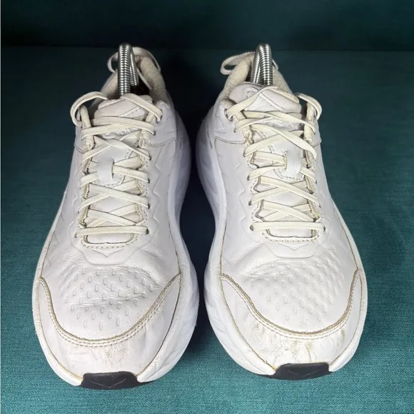 Size 8.5 - Women’s Hoka One Bondi SR white shoes