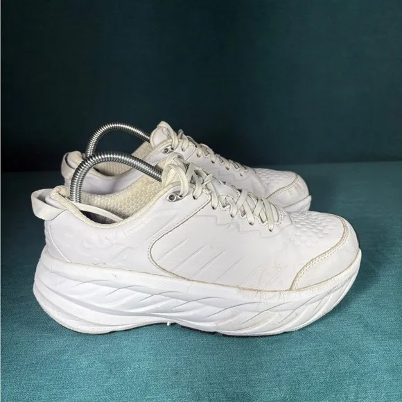 Size 8.5 - Women’s Hoka One Bondi SR white shoes