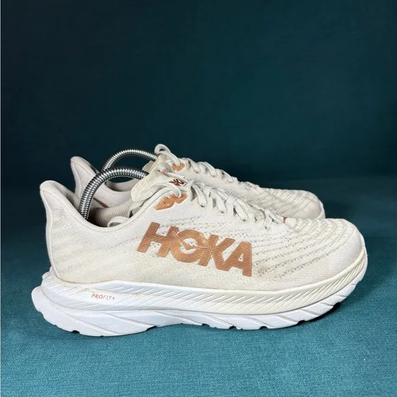 Size 9.5 - Women’s Hoka One Mach 5 gray shoes
