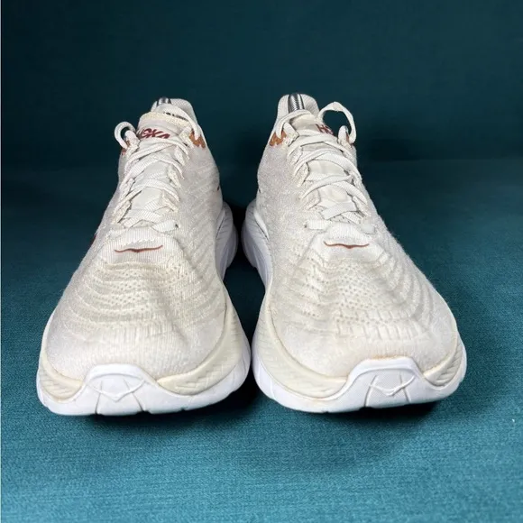 Size 9.5 - Women’s Hoka One Mach 5 gray shoes