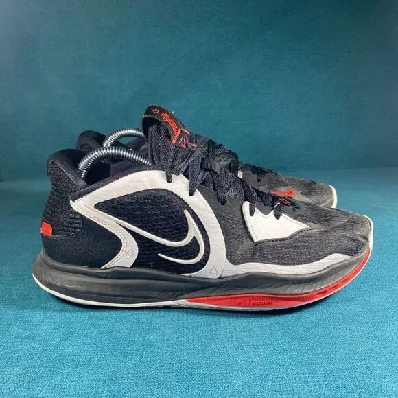 Size 8.5 - Men’s Nike Kyrie low 5 bred dominoes shoes
