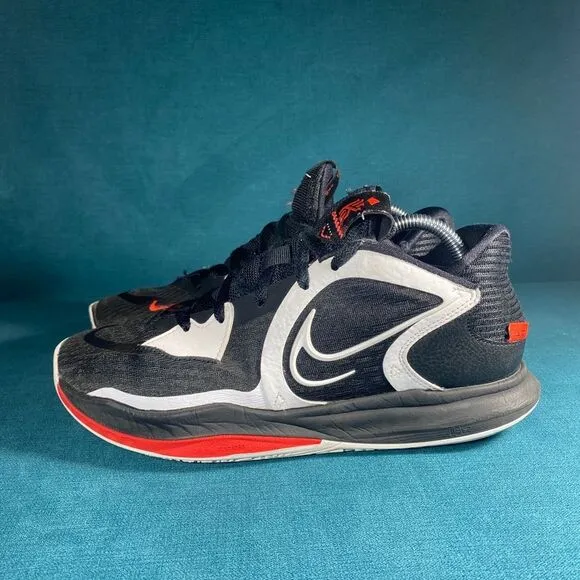 Size 8.5 - Men’s Nike Kyrie low 5 bred dominoes shoes