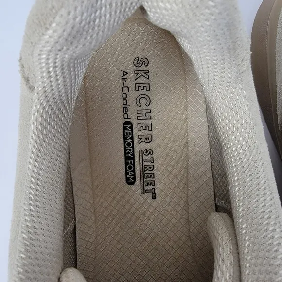 Skecher Street Leather Sneaker Size 9.5 Color Light Tan / Mushroom