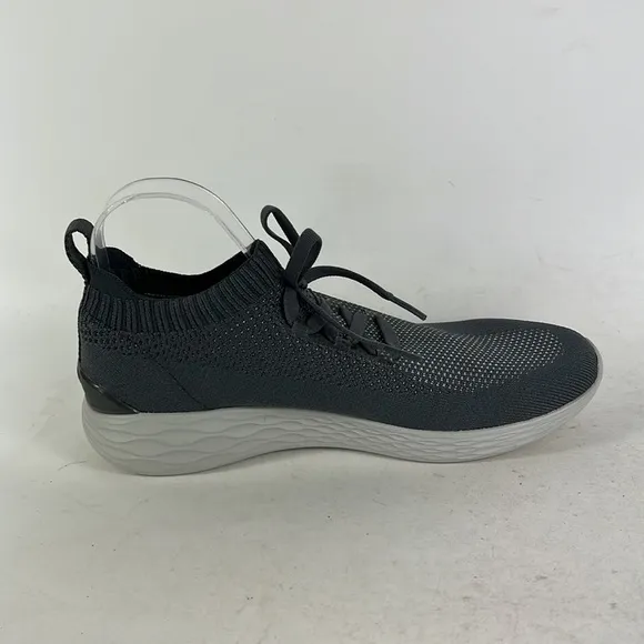 Skechers grey white lightweight go strike minimalist shoes sneakers mens 9.5