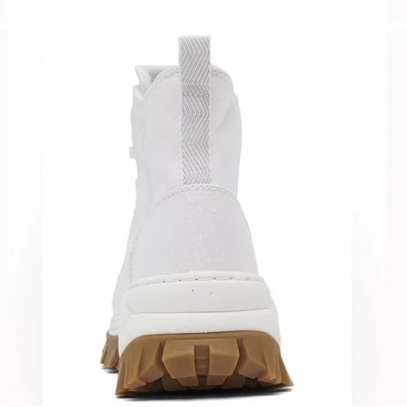 SKECHERS WHITE STREET HI-RYZE SHOES
