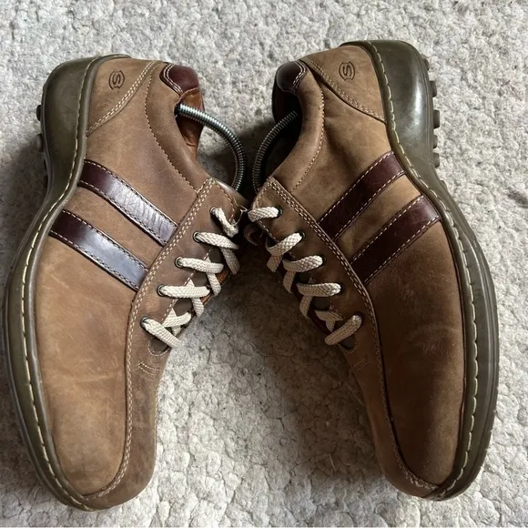 Sketchers: Men's Vintage Tan Brown Suede Lace Up Square Toed Street Sneaker Sz10