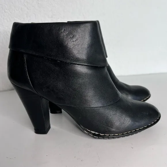 Sofft Black Leather Heeled Ankle Boots Size 6 New