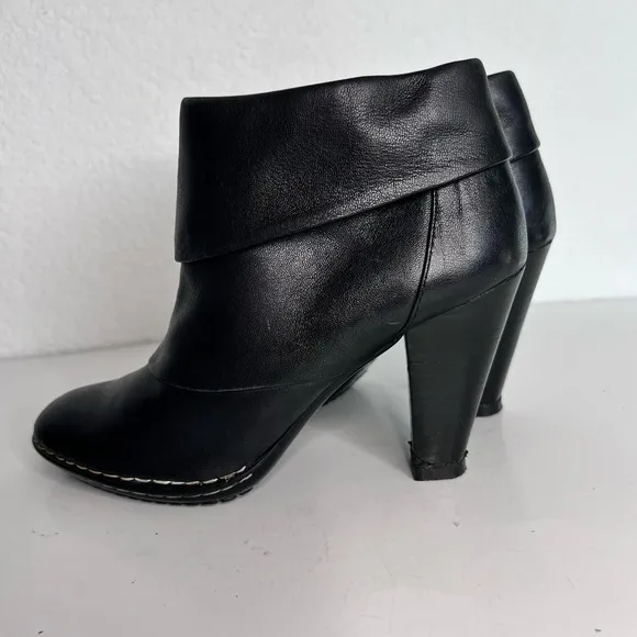 Sofft Black Leather Heeled Ankle Boots Size 6 New