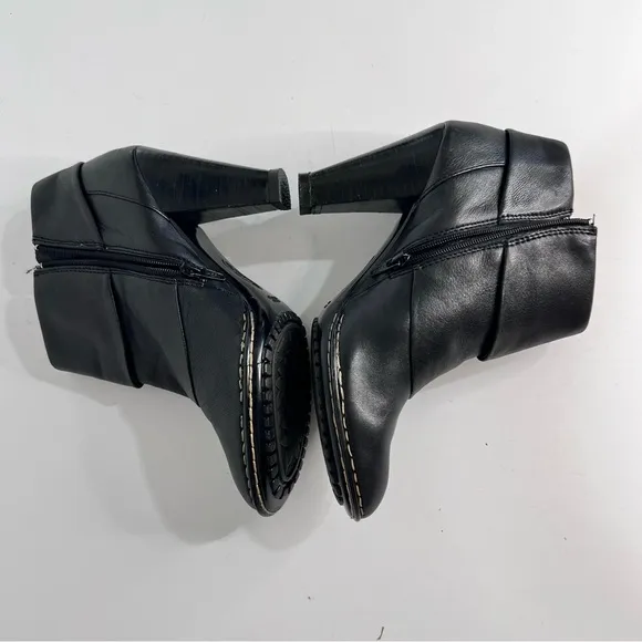 Sofft Black Leather Heeled Ankle Boots Size 6 New