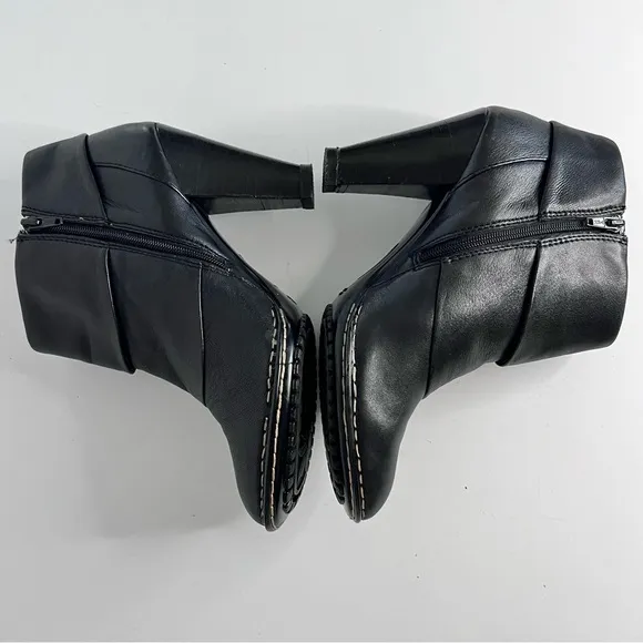 Sofft Black Leather Heeled Ankle Boots Size 6 New
