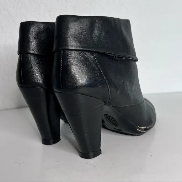 Sofft Black Leather Heeled Ankle Boots Size 6 New