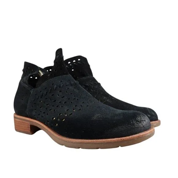 Sofft Shoes Womens 8 Booties Fashion Leather Laser Cut Brinkley Lifestyle Black