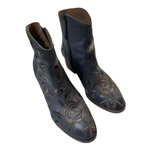 Sofft Women’s Westmont Grey Leather Floral Embroidered Ankle Boots