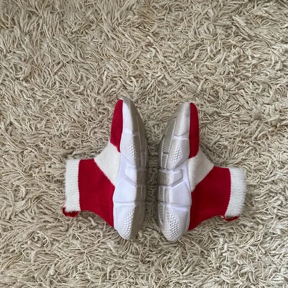 Sonic Holiday Fashion sneakers little kid size 2