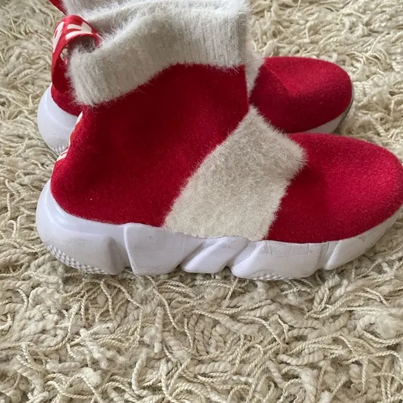 Sonic Holiday Fashion sneakers little kid size 2