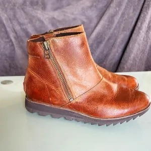 Sorel Harlow Zip Leather Boots