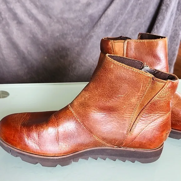 Sorel Harlow Zip Leather Boots