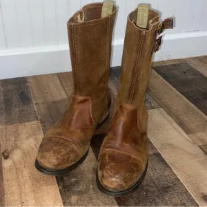 Sorel Major leather boots size 10. Hard to find style.