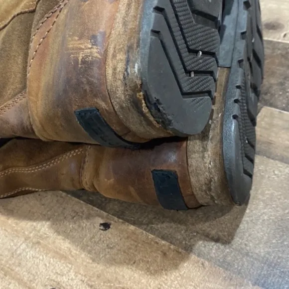 Sorel Major leather boots size 10. Hard to find style.