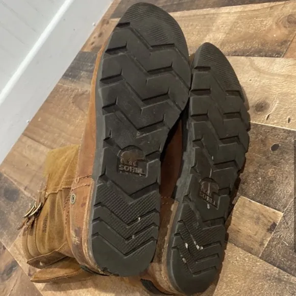 Sorel Major leather boots size 10. Hard to find style.