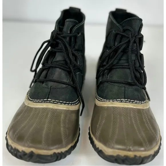 Sorel Out N About Boots, size 8