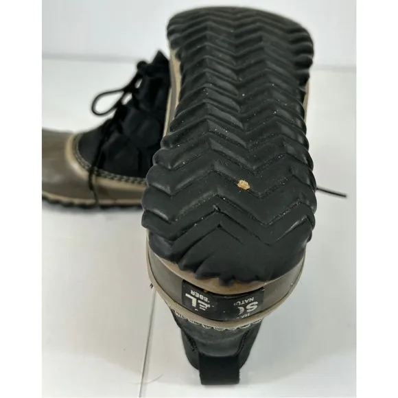 Sorel Out N About Boots, size 8