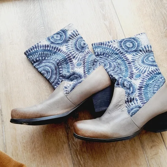 Spring Step Leather Embroidery Comfort Boho Distressed Boots Sz 38EU/7.5 US