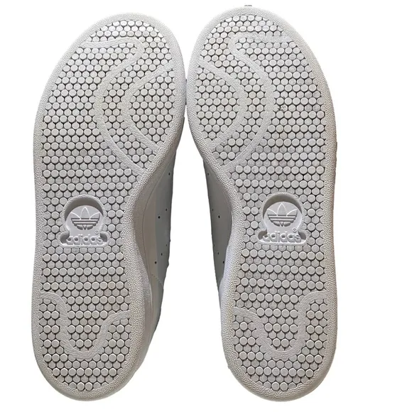 Stan Smith Triple White Adidas Men’s 7.5 Women’s 8.5