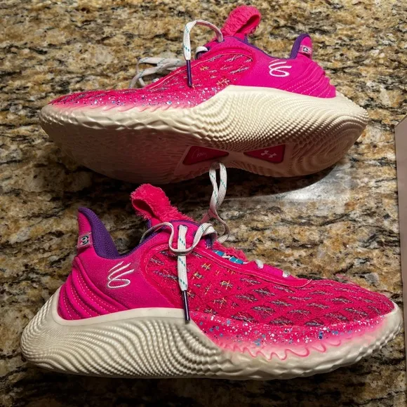 Stephen Curry 9 Sesame Street Athletic Shoes (6Y)