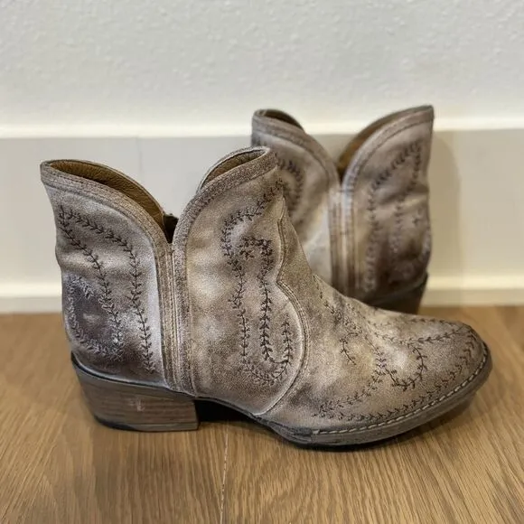 Sterling River 8 Taupe Embroidered Western Cowgirl Boots Booties Distressed Boho