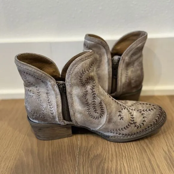 Sterling River 8 Taupe Embroidered Western Cowgirl Boots Booties Distressed Boho