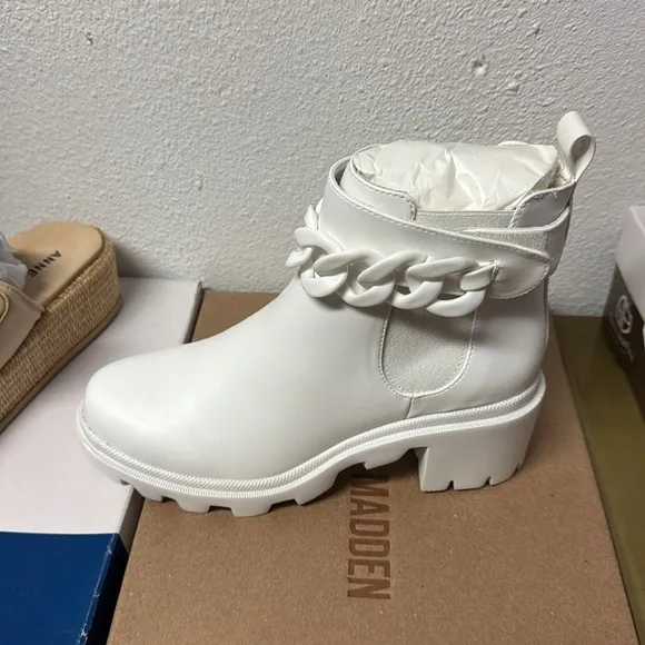 Steve Madden Amulet White Booties