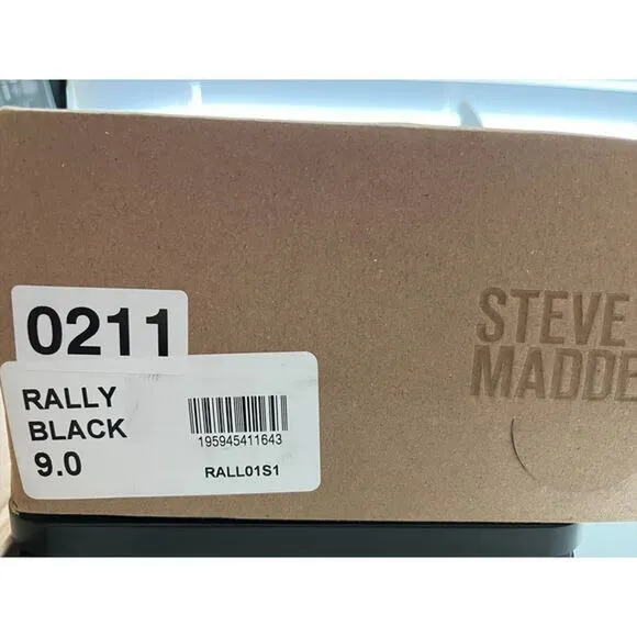 Steve Madden Rally Pointed Mule with Silver Chain in Black Size 9