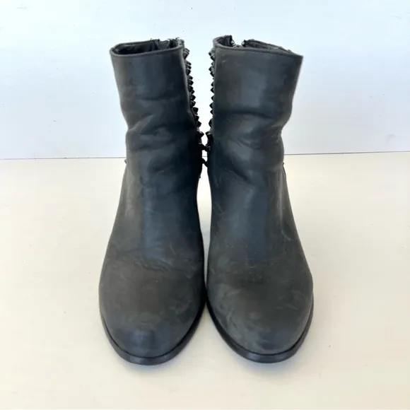 STEVE MADEN Acedd Black Leather Gunmetal Studded Distress Moto Ankle Boots Sz 8