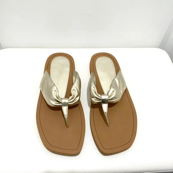 Stuart Weitzman Gold Metallic Cassie Round Toe Slip On Leather Flip Flop Sandals