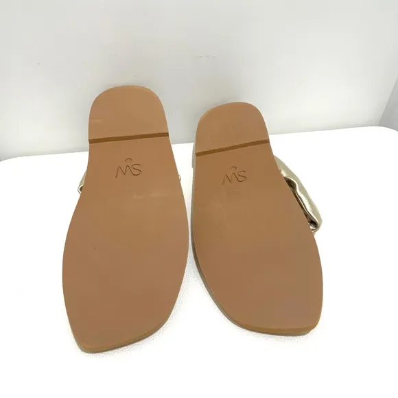 Stuart Weitzman Gold Metallic Cassie Round Toe Slip On Leather Flip Flop Sandals